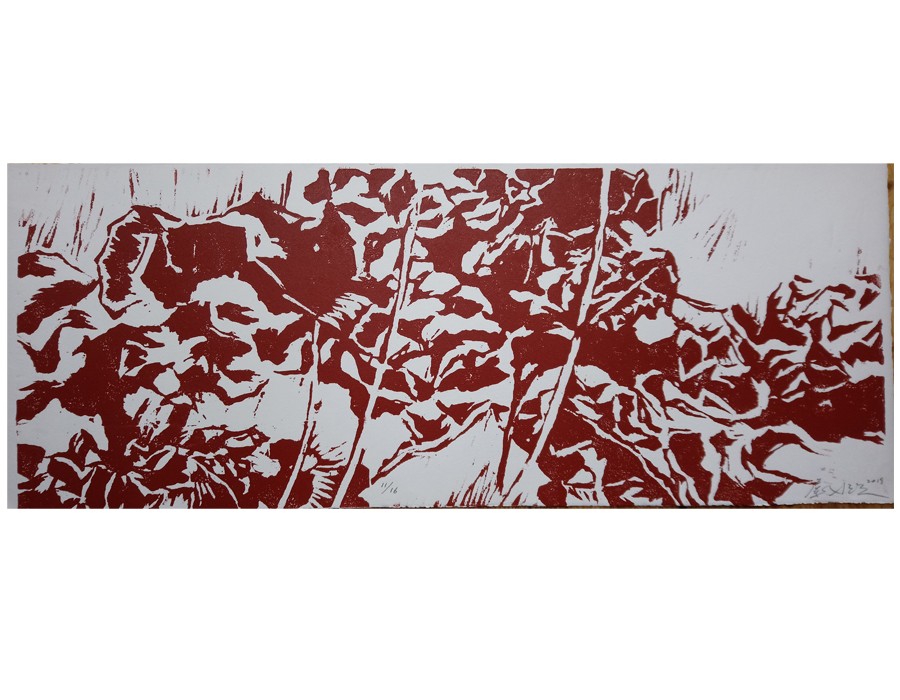 « Red Hydrangea II », 2019, gravure sur bois, 25 x 63 cm