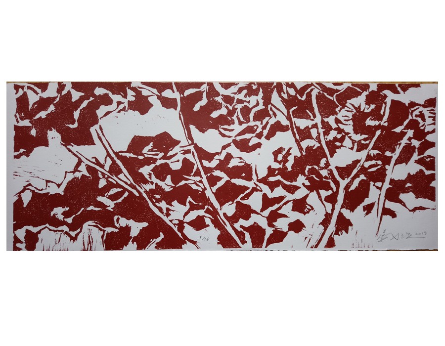 « Red Hydrangea IV », 2019, gravure sur bois, 25 x 63 cm